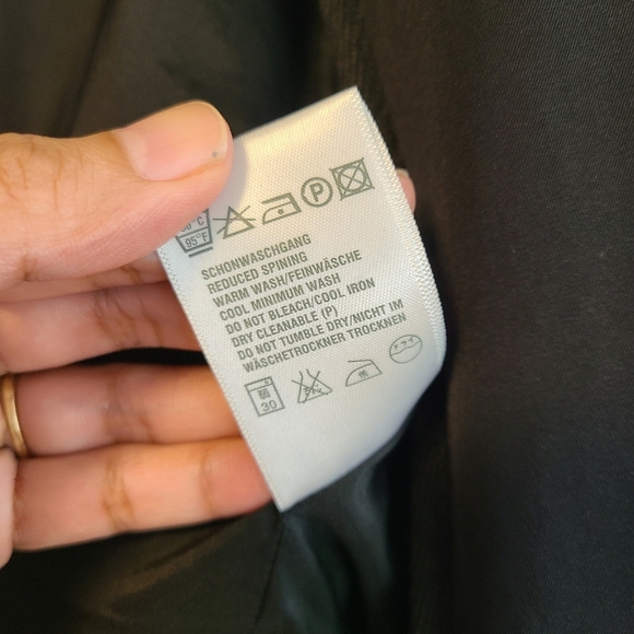 ESCADA SPORT Zipped Split Jacket in Black … - Picture 6 of 10